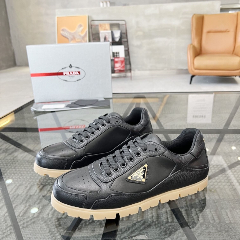 Pra*a casual shoes